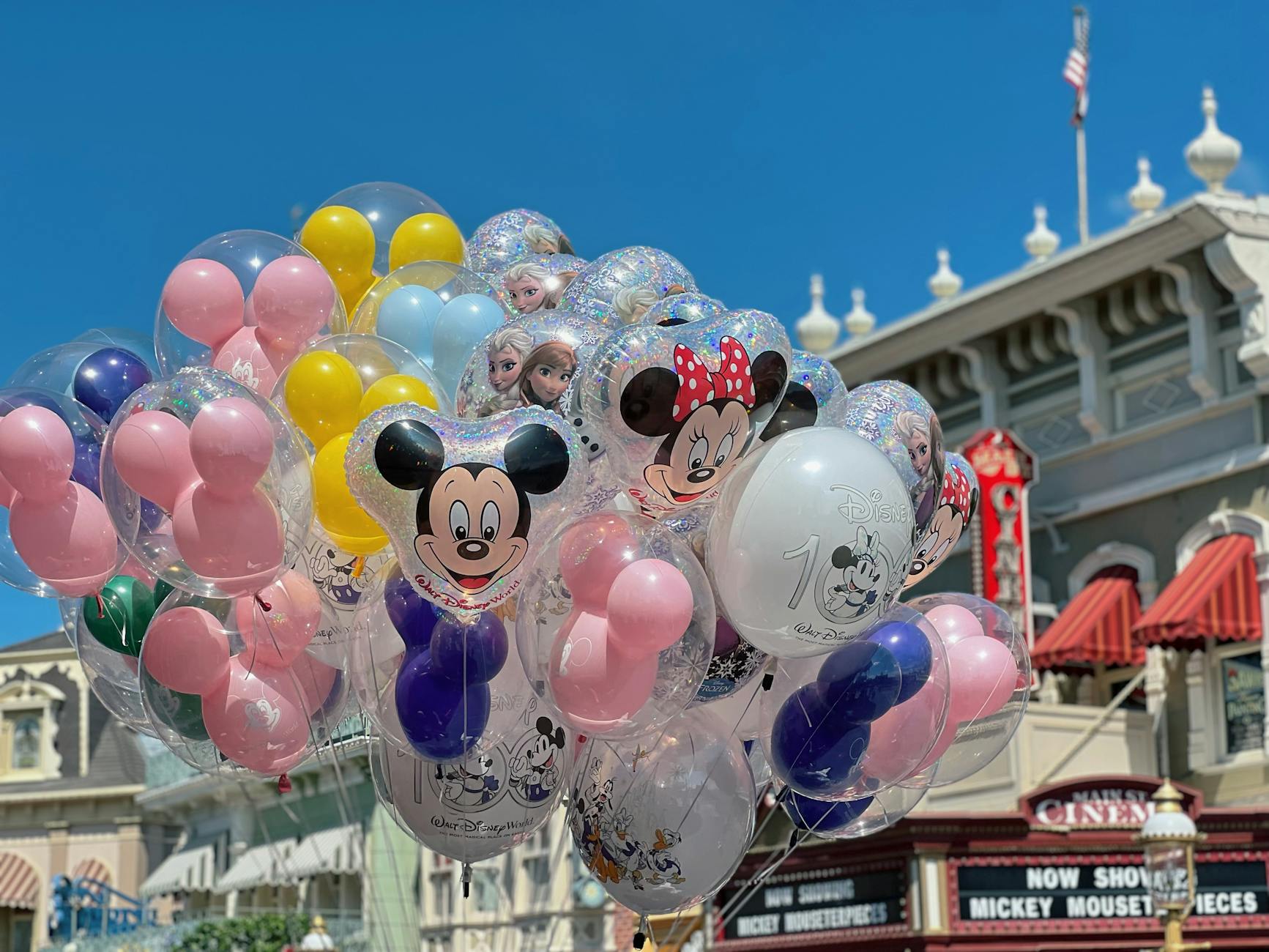 Strolling Through Disney: Little Finds That Make the Day More Fun
