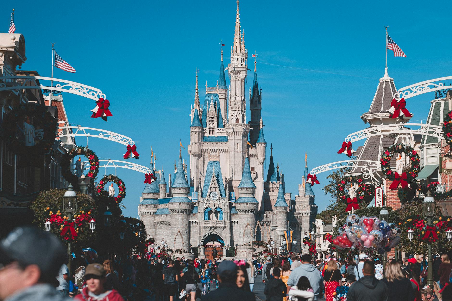 Frozen Drinks at Disney: A Magical Sip Through the Parks