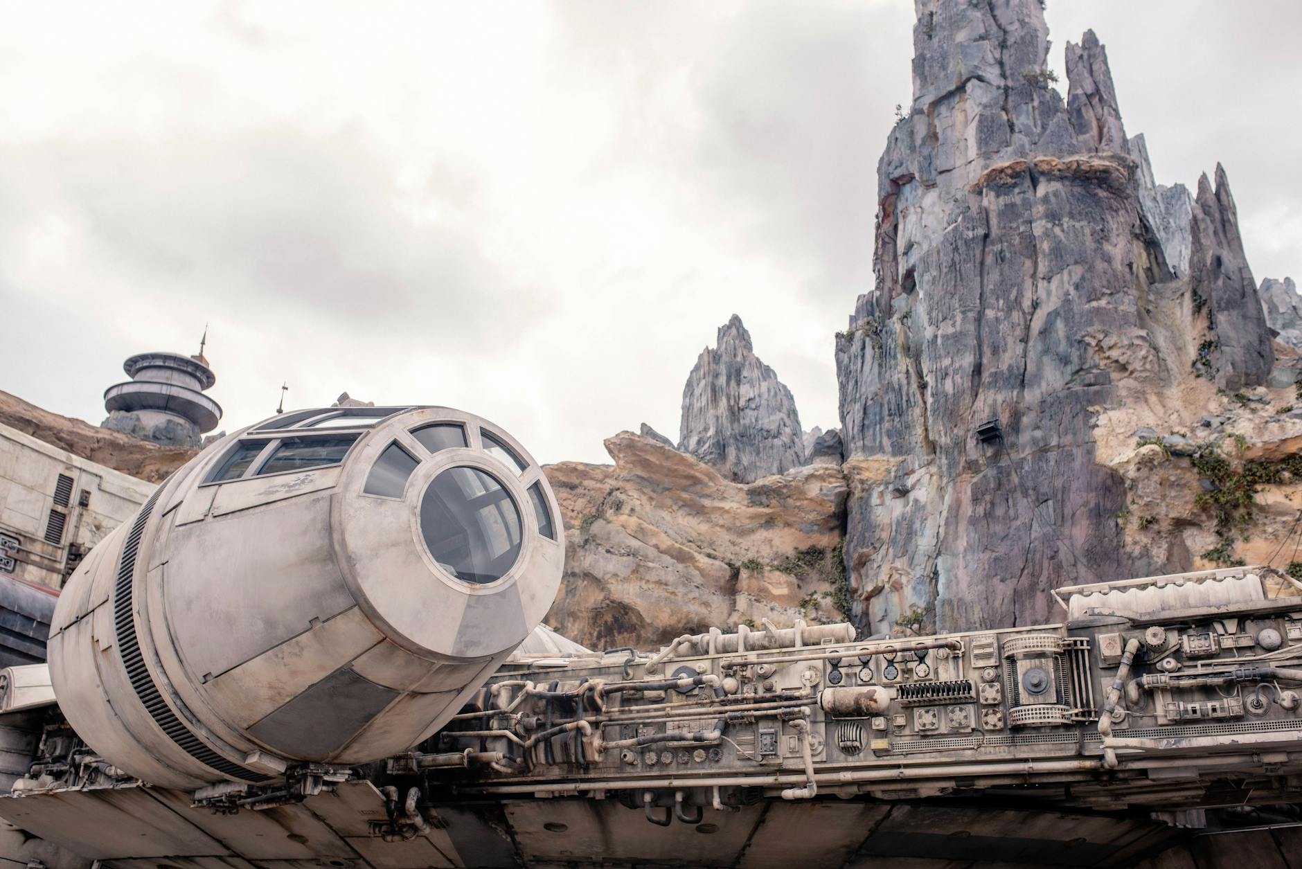 Sipping Through Star Wars: Drinks in Galaxy’s Edge Worth Trying