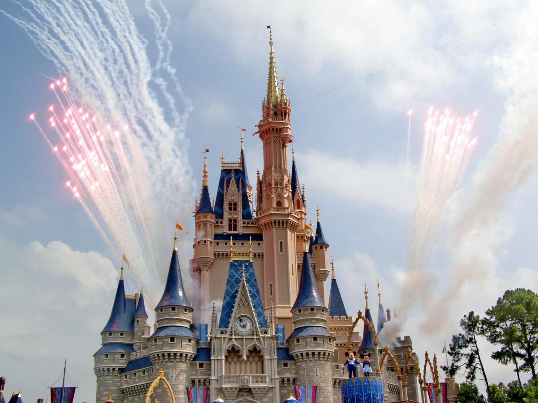 Discovering the Magic of Drink Flights at Disney: A Guide for Enthusiasts and Adventurers